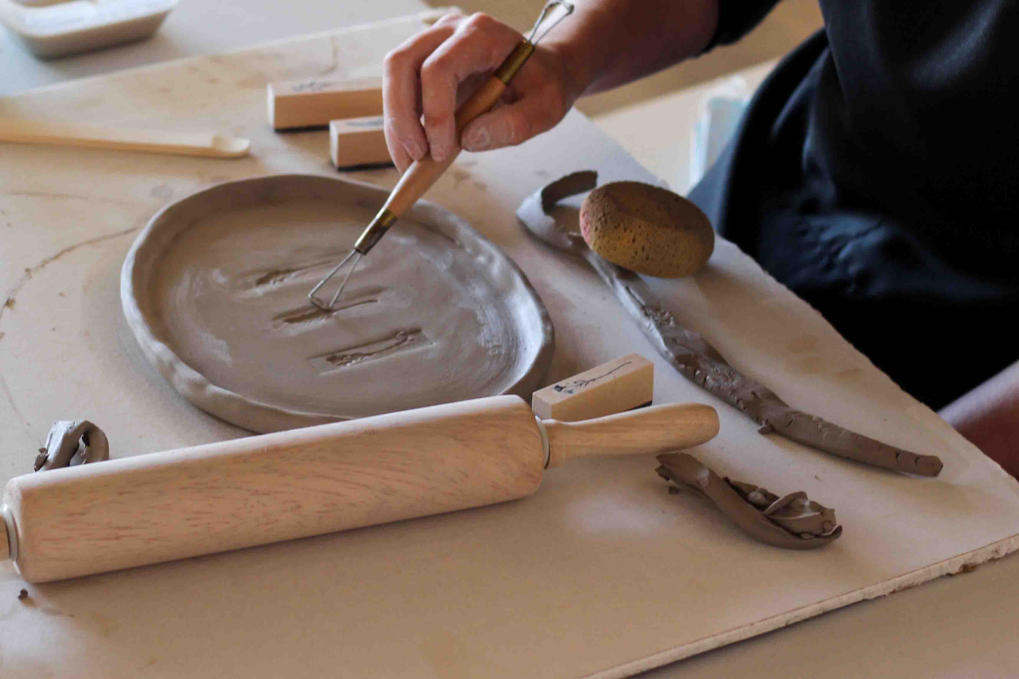 Wine and Clay handbuilding evening at PURACERÂMICA in Lisbon